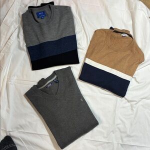 Apt. 9 Men's Gray, Tan, and Navy V-Neck Sweater Trio